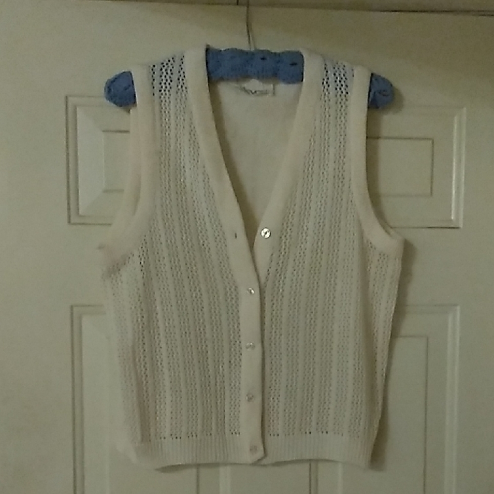 Chic Cream Knit Cardigan Vest